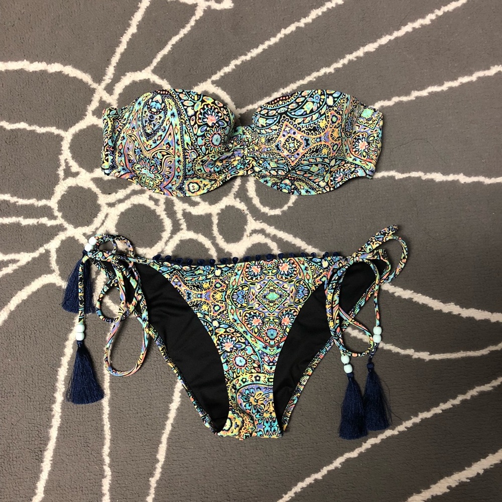 Victoria’s Secret bikini set
